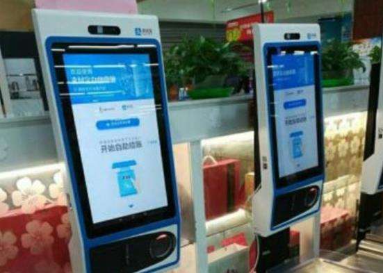 刷臉支付的普及原因與商場(chǎng)導(dǎo)視系統(tǒng)的集成優(yōu)勢(shì)