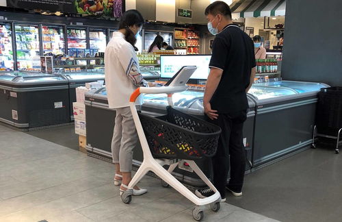 老牌超市轉(zhuǎn)型倉儲模式 智能購物車能否承載其深層訴求與商場導(dǎo)視革新？